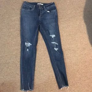Women’s Levi’s jeans